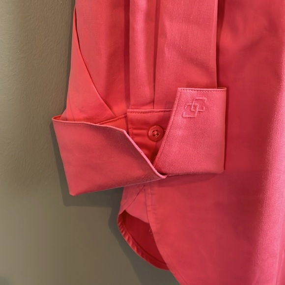 Chico’s no-iron button down blouse. - Picture 4 of 6